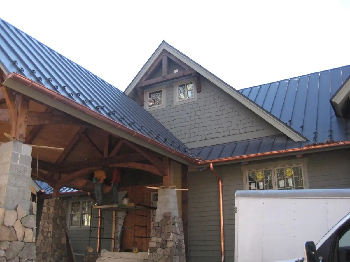 Craftsman Roofing team delivering quality roofing work in Oak Creek Estates